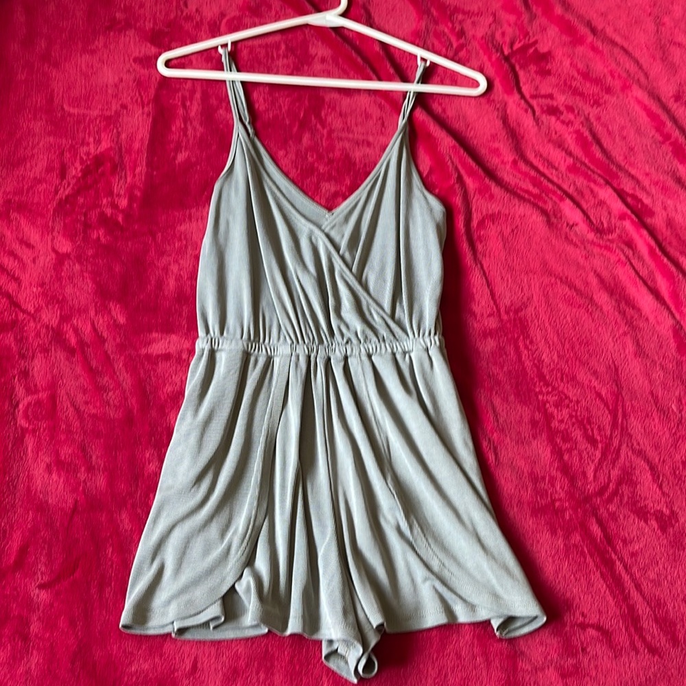 BB Dakota Green Romper size s